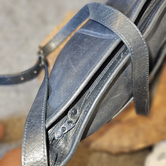 Etienne Aigner Vintage Black Leather Bucket Crossbody Medium Shoulder Bag - Picture 10 of 12